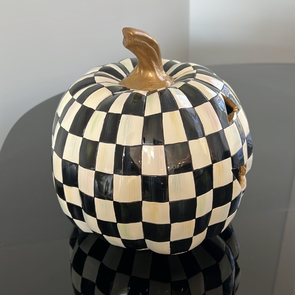 🎉Host Pick🎉MacKenzie-Childs Courtly Check Illuminated Jack-O-Lantern - Picture 8 of 13
